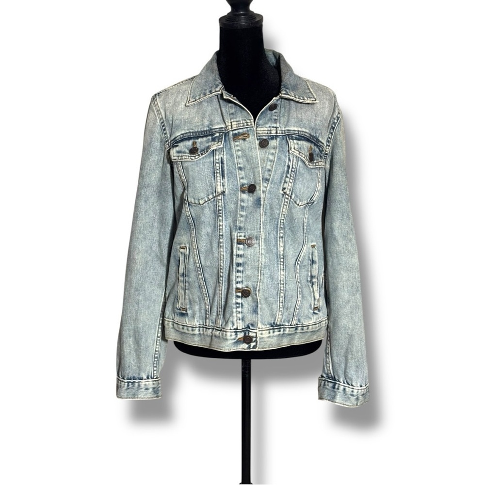 Gap Classic Light Blue Button Front Closure Denim Jacket - Picture 4 of 16